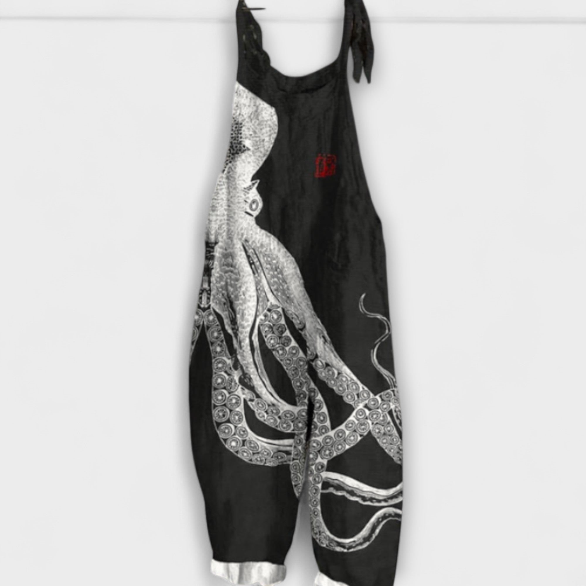 Greta - Beiger Latzhose mit Krakenmotiv